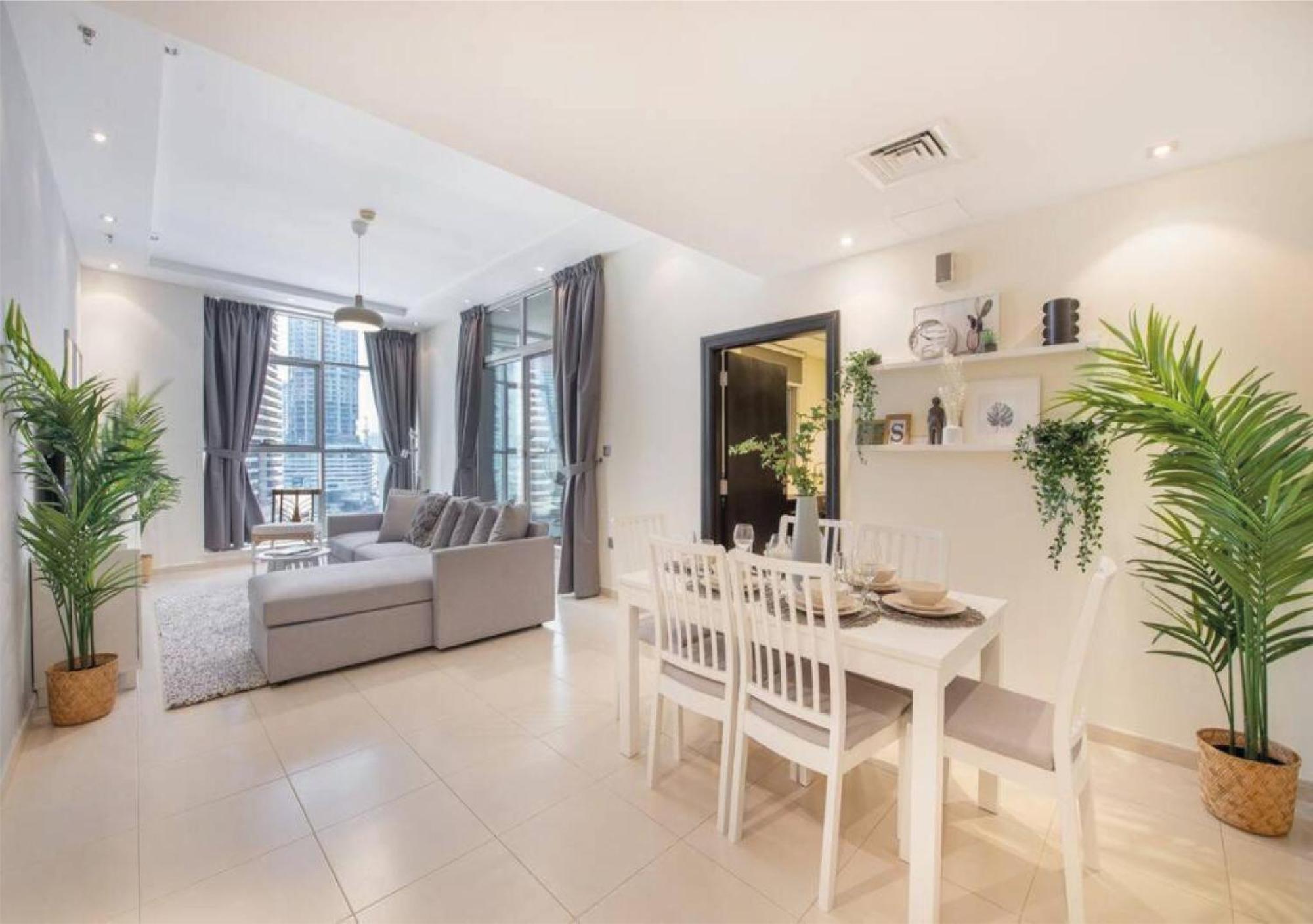 Summer Getaway - 2 Bed, 10min Walk To * Dubai