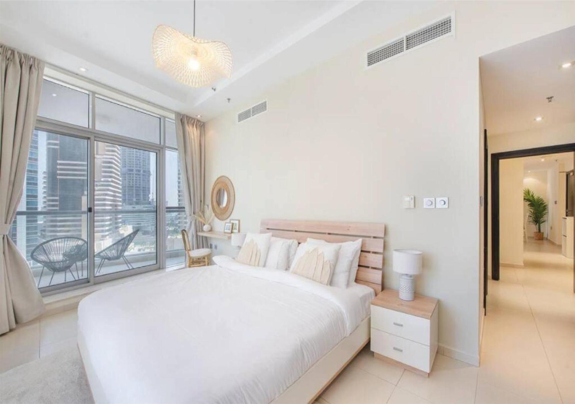 Apartment Summer Getaway - 2 Bed, 10min Walk To