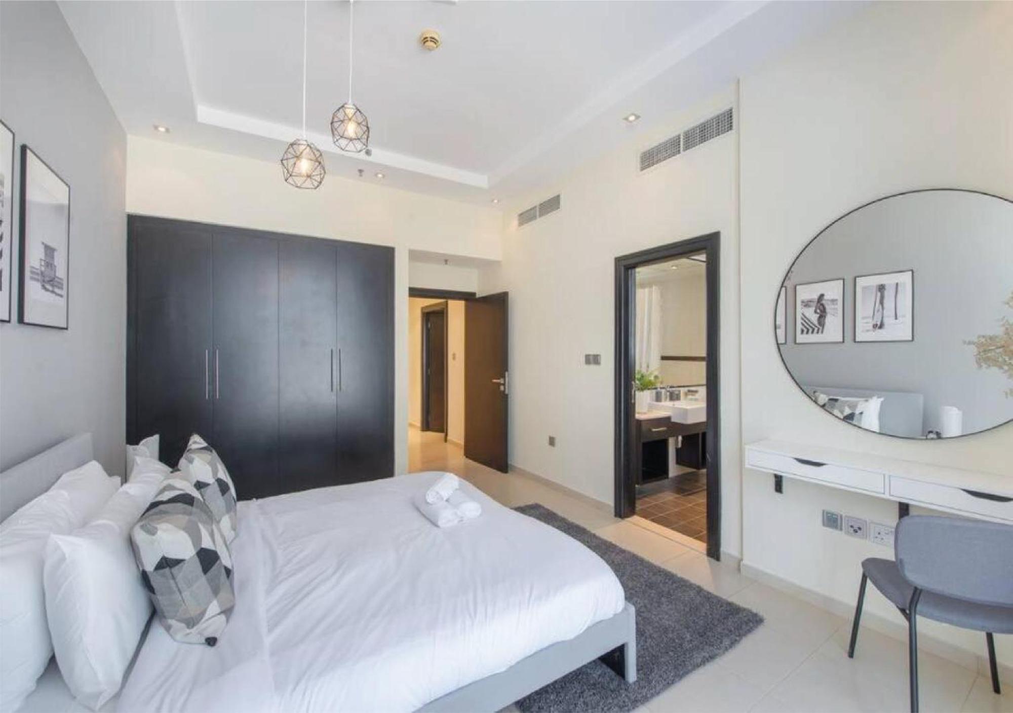 Summer Getaway - 2 Bed, 10min Walk To Apartment