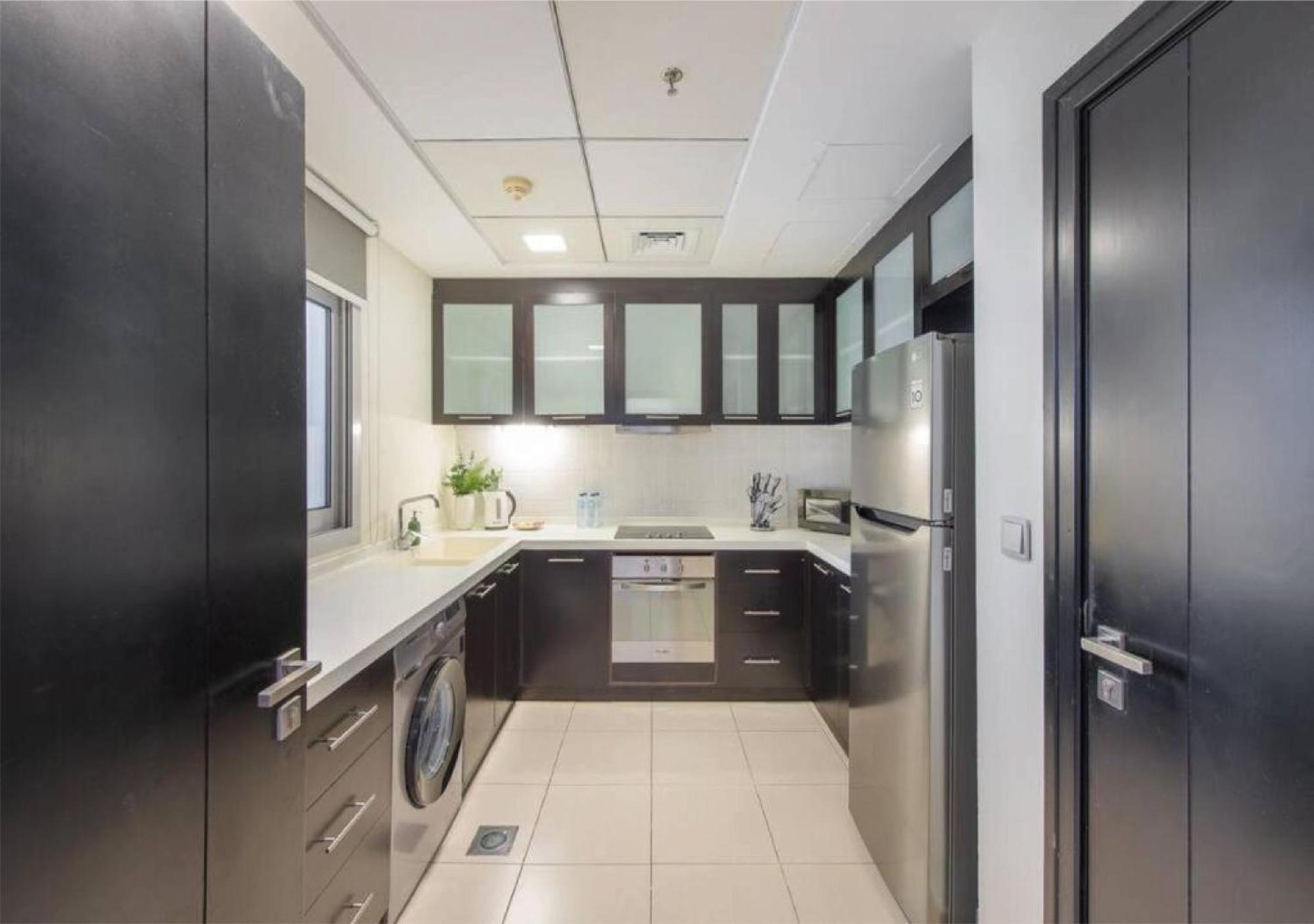 Summer Getaway - 2 Bed, 10min Walk To