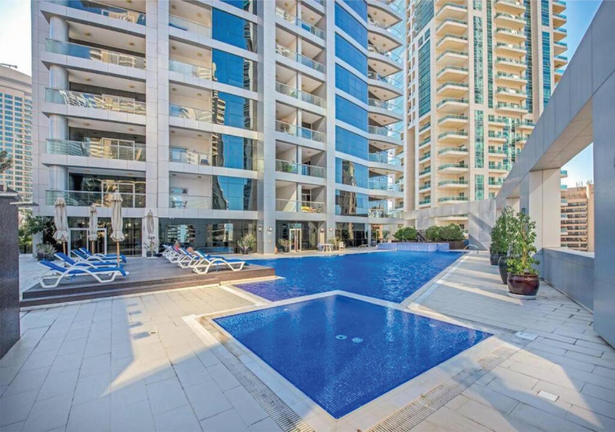 Summer Getaway - 2 Bed, 10min Walk To